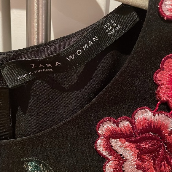 Zara Black Dress with Floral Appliqué Sz Small - Picture 2 of 6